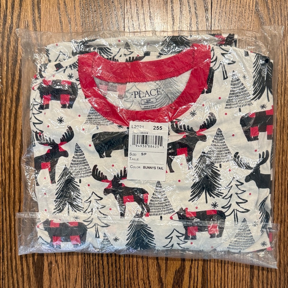 NWT Winter Themed Pajama Set